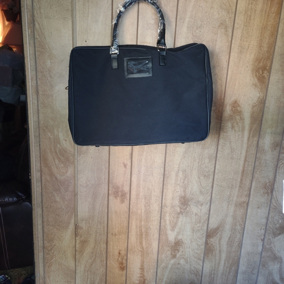 BRAND NEW!!! CALVIN KLEIN BLACK DUFFLE CARRY ON. - Picture 8 of 8